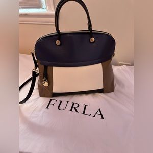 Furla Genuine Leather Hand Bag With shoulder strap. Size Medium